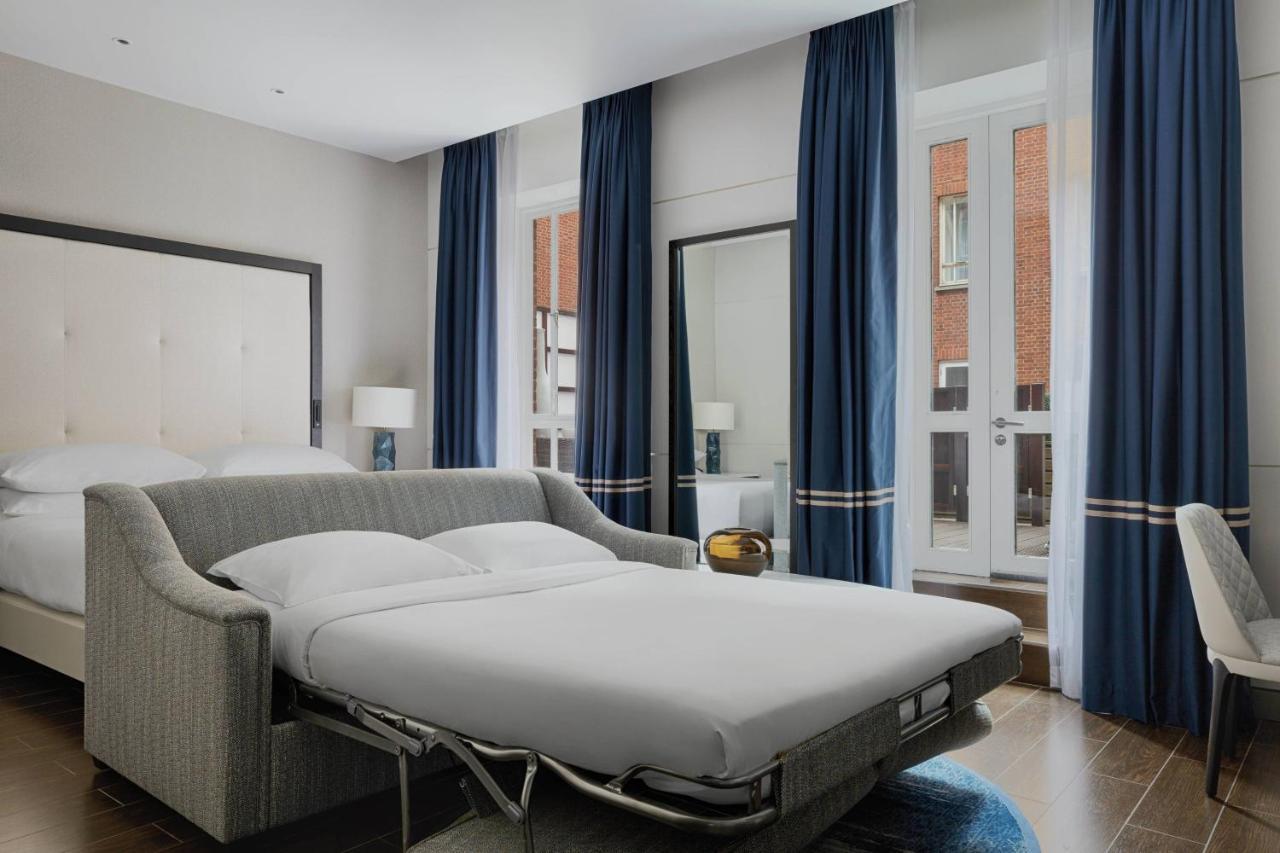 Junior King Suite Balcony M Club Lounge Access