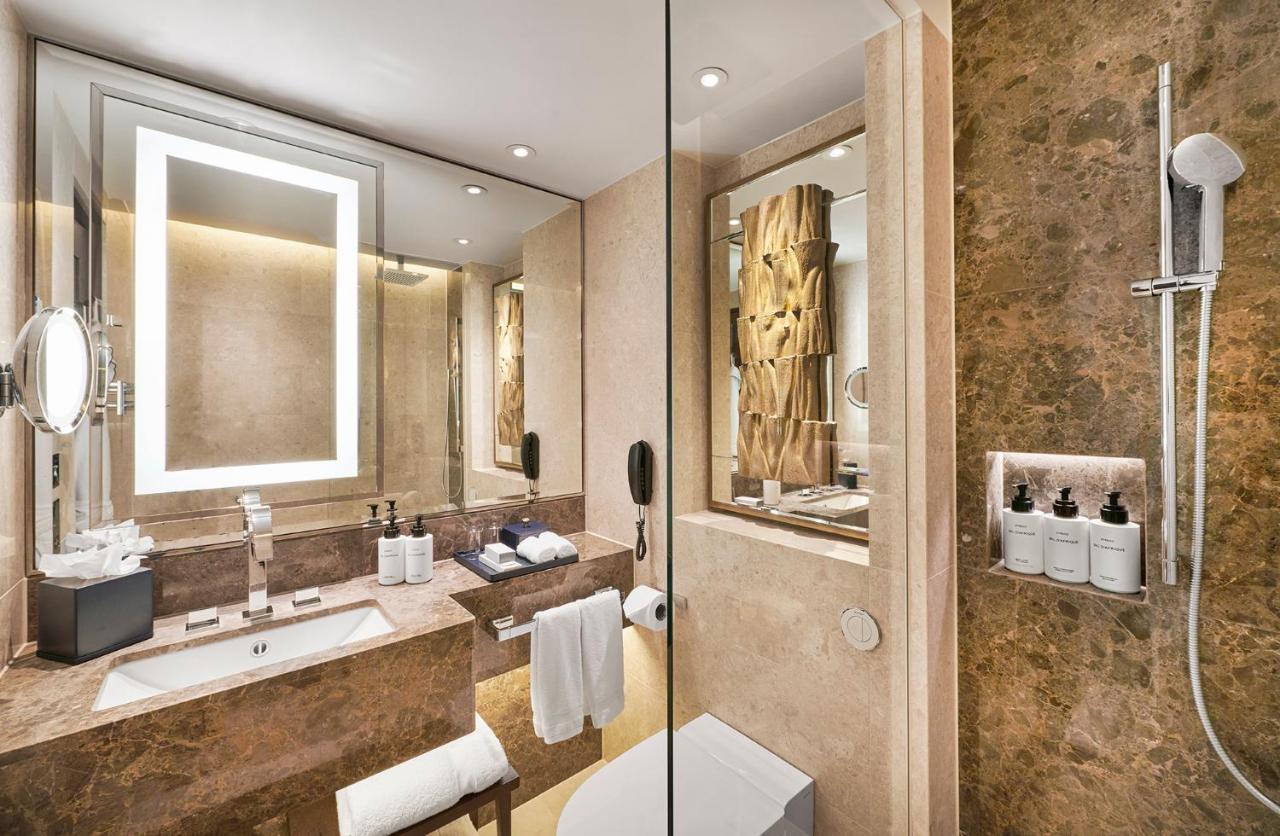 One-Bedroom Suite - Mayfair Floor
