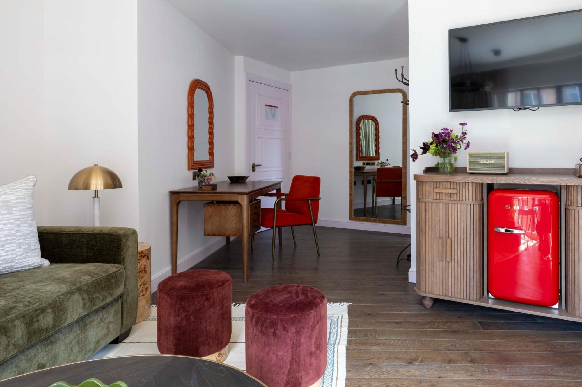 Deluxe One-Bedroom Suite