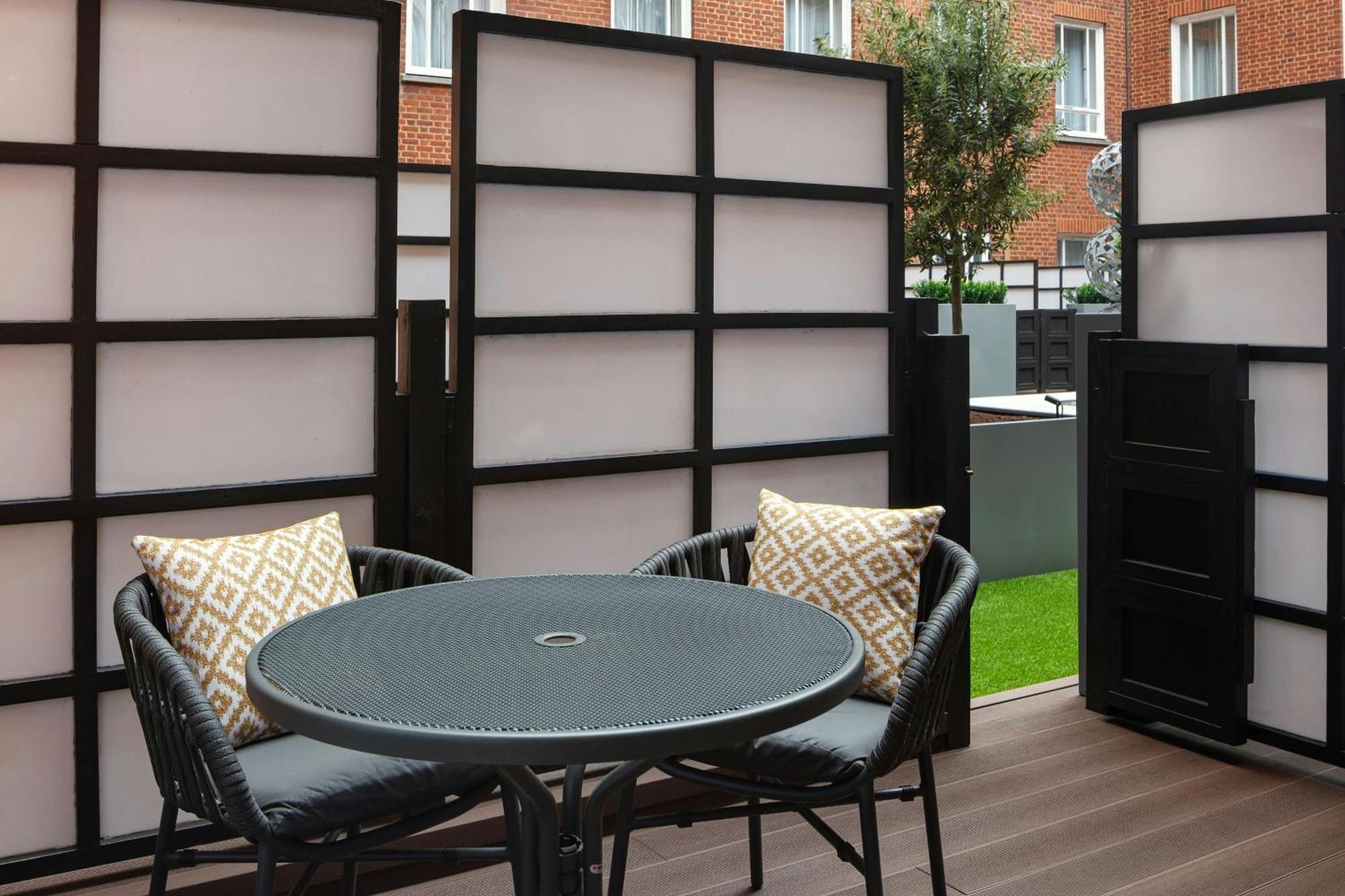 Junior King Suite Balcony M Club Lounge Access