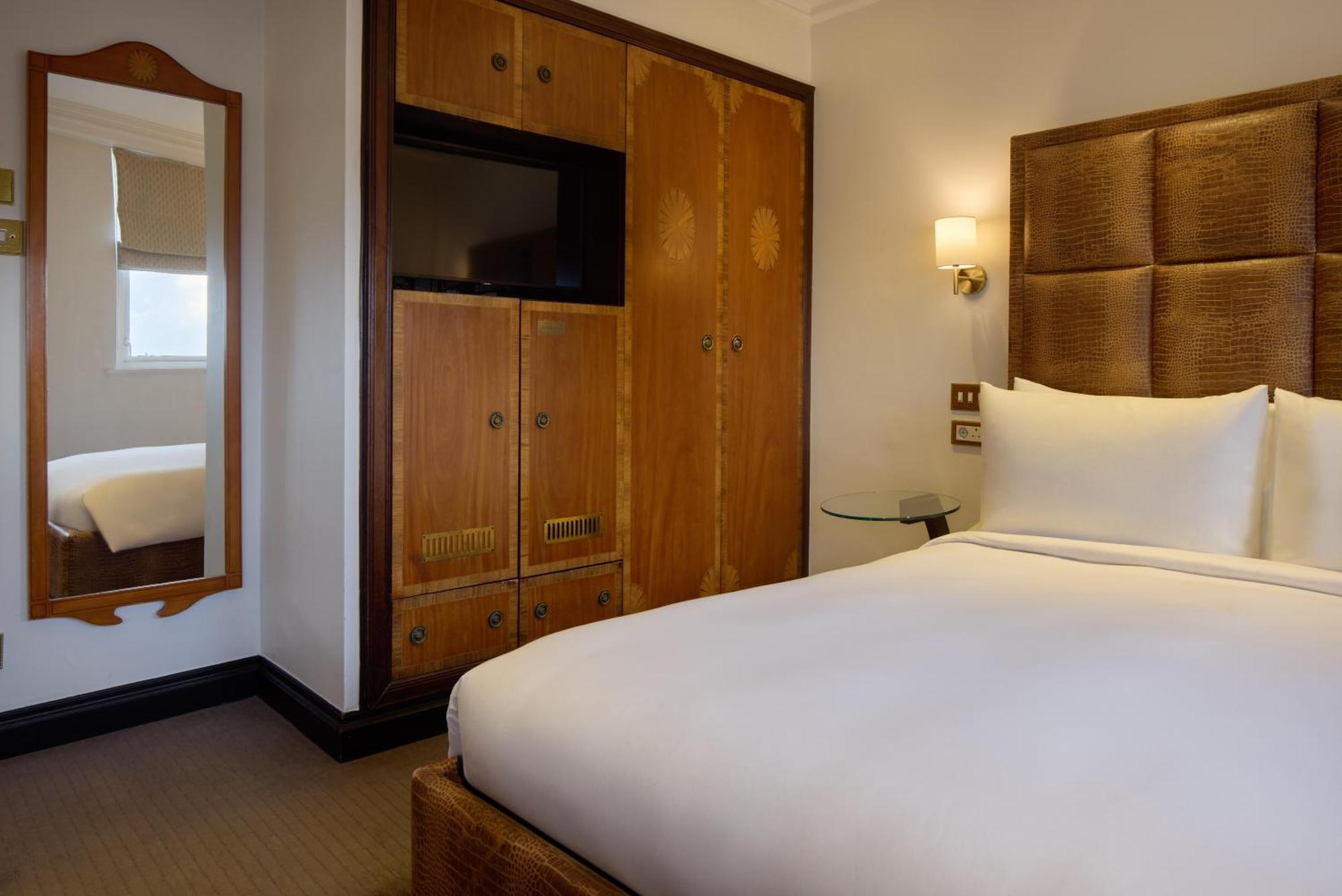 Superior Double Room - London Eye View