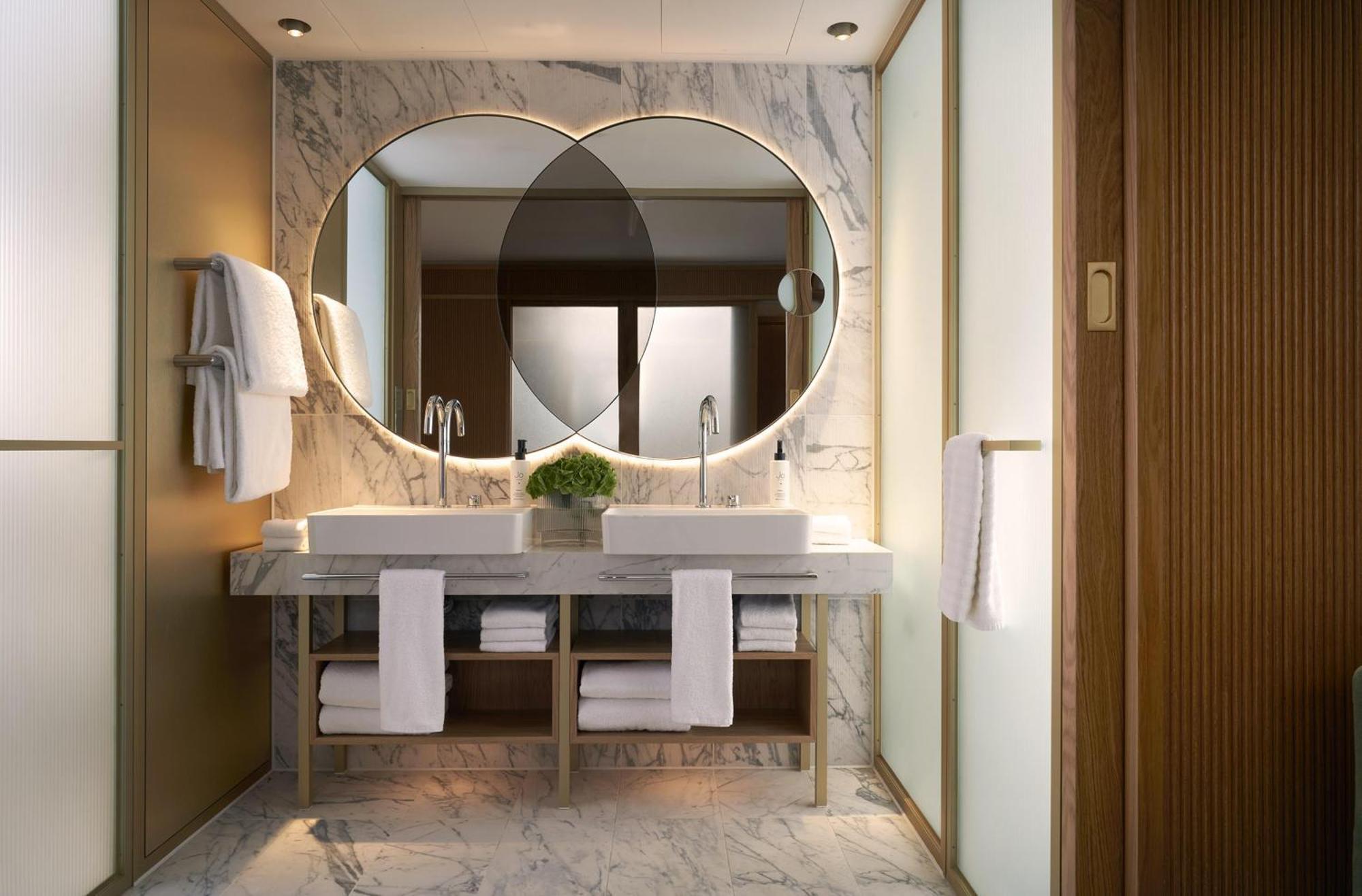 Premium King Room