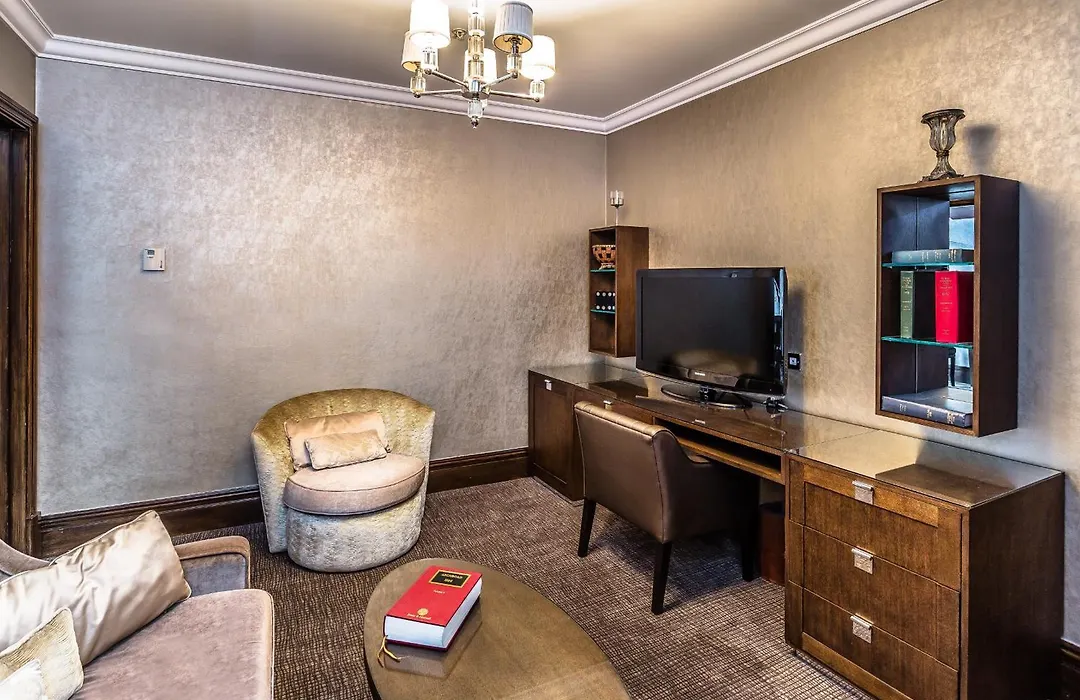 Courthouse Hotel London-1