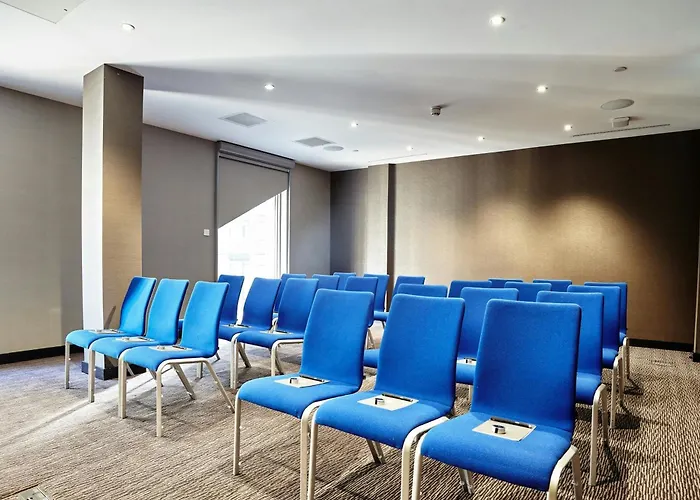 London Hotels 5 StarMontcalm East, Autograph Collection