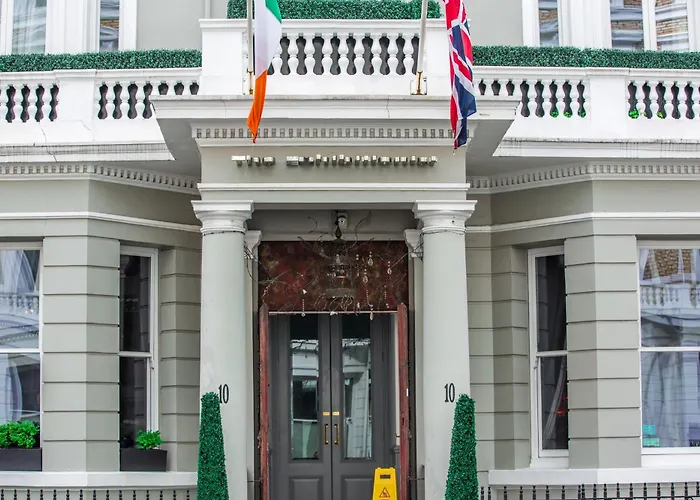 London Hotels 5 StarExhibitionist