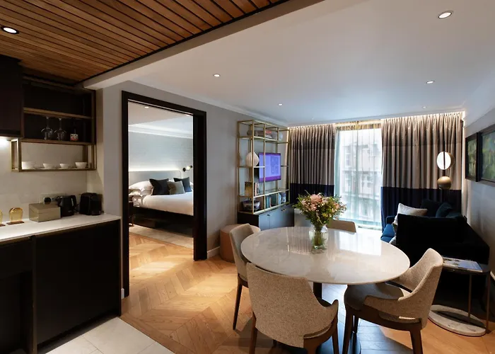The Guardsman Hotel London